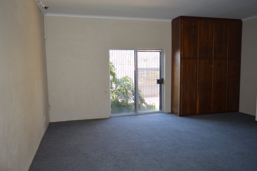 5 Bedroom Property for Sale in Flamwood North West